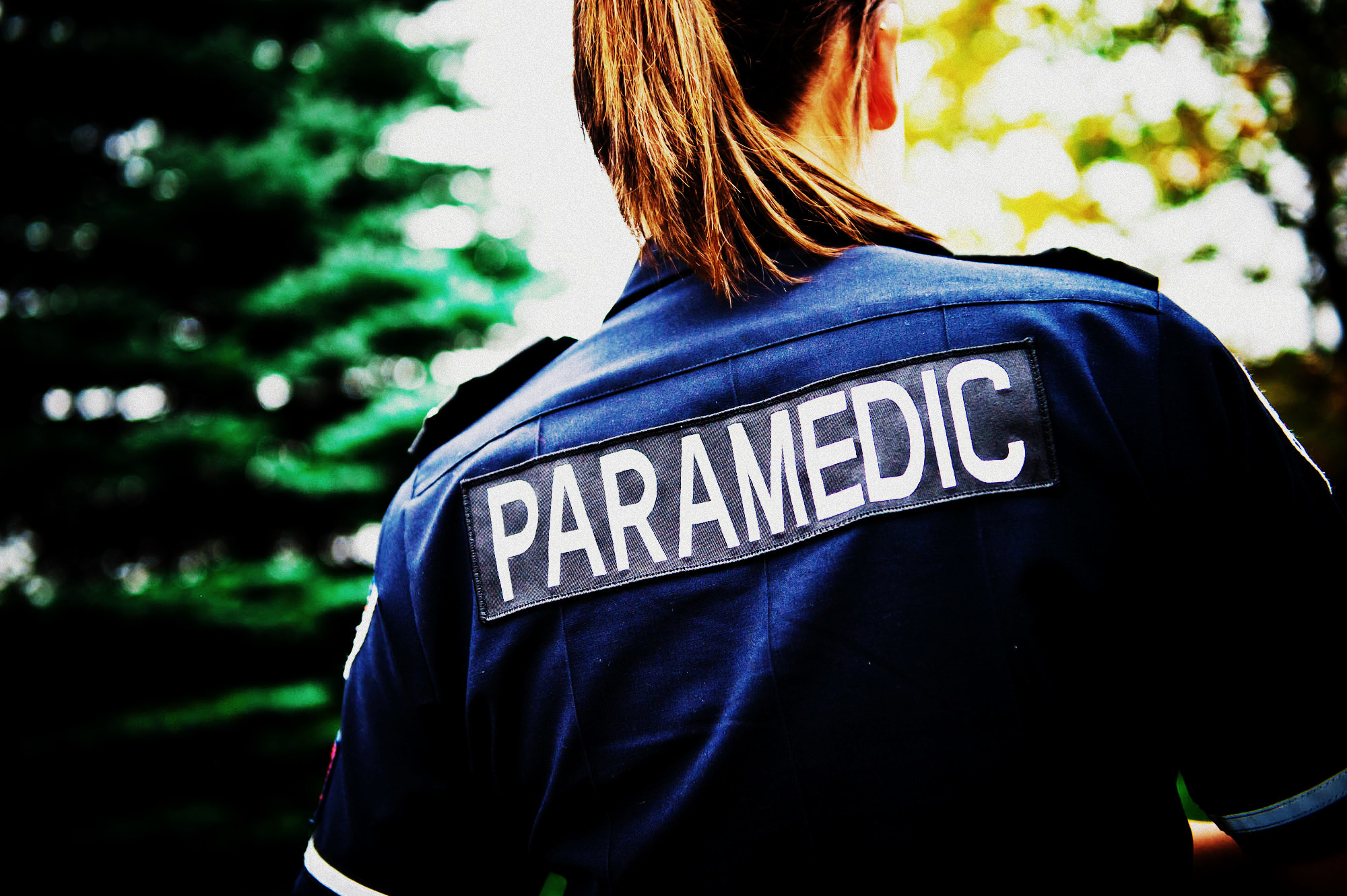 851643 vertical-paramedic-wallpaper-2000x1331